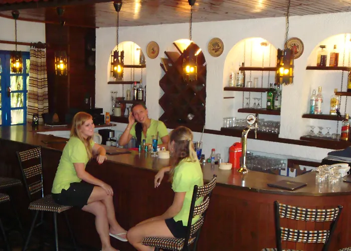 Oasis Rhodes فندق أفانتو