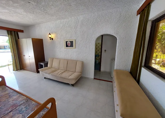 Oasis Rhodes فندق أفانتو