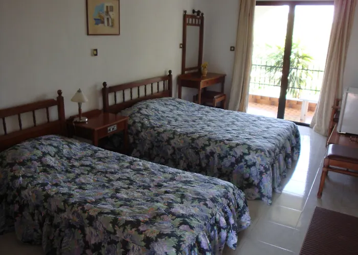 Oasis Rhodes מלון אפאנטו