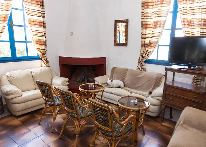 Oasis Rhodes מלון