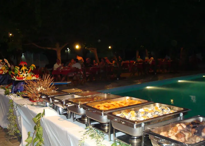 Oasis Rhodes מלון