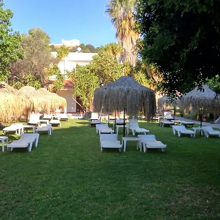 מלון Oasis Rhodes אפאנטו